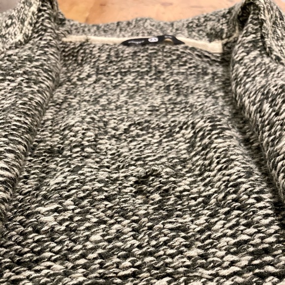 Roots-Style Sock Cardigan - Picture 3 of 3